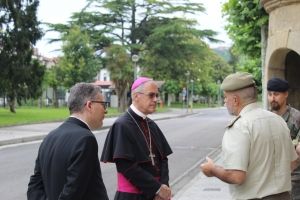 Visita pastoral del Arzobispo Castrense a diversas Unidades de San Sebastián