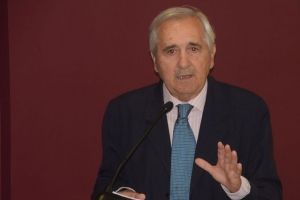 UNA CONFERENCIA SOBRE LA CÁRITAS CASTRENSE ABRE LA PROGRAMACIÓN DEL CORPUS EN LA ISLA