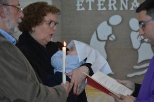 La Comunidad de Nápoles abre el Tiempo de Adviento con un Bautizo