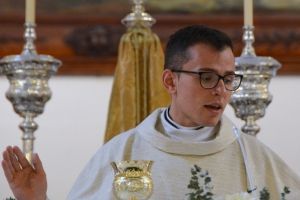PRIMERA MISA DE DON MARIO RAMÍREZ COMO VICARIO PARROQUIAL DE SAN FRANCISCO