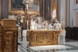 El Arzobispo Castrense preside la celebración de la solemnidad de la Santísima Trinidad.