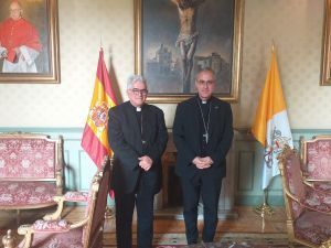 Monseñor Juan Antonio Aznárez recibe la visita del obispo de Margarita, (Venezuela), Monseñor Fernando Castro.