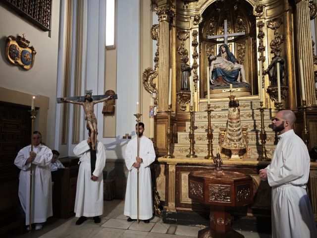 Santo Via Crucis en la Iglesia Catedral de las Fuerzas Armadas