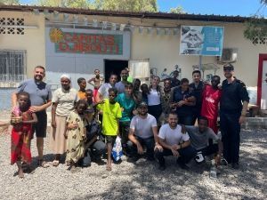 Personal de la fragata Navarra se despide de la comunidad cristiana de Yibuti al finalizar misión en la Operación Atalanta