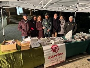 VENTA SOLIDARIA DE DULCES Y ACEITE EN BAEZA PARA COLABORAR CON CARITAS CASTRENSE